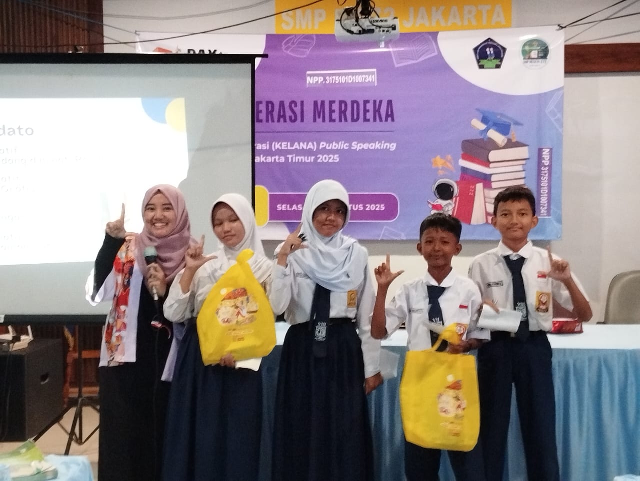 KELANA : Kelas Literasi Dan Narasi Di SMP Negeri 272 Jakarta Bersama Duta Baca Jakarta Timur